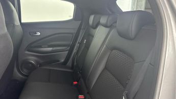 NISSAN JUKE 1.0 DIG-T N-Connecta SUV 5dr Petrol DCT Auto Euro 6 (s/s) (114 p