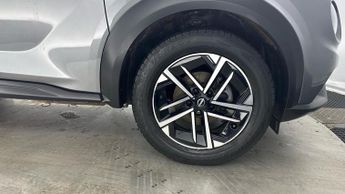 NISSAN JUKE 1.0 DIG-T N-Connecta SUV 5dr Petrol DCT Auto Euro 6 (s/s) (114 p