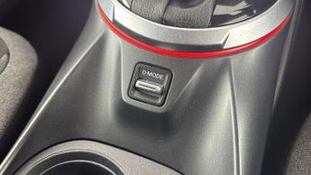 NISSAN JUKE 1.0 DIG-T N-Connecta SUV 5dr Petrol DCT Auto Euro 6 (s/s) (114 p