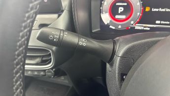 NISSAN JUKE 1.0 DIG-T N-Connecta SUV 5dr Petrol DCT Auto Euro 6 (s/s) (114 p