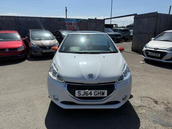 PEUGEOT 208 1.2 Automatic