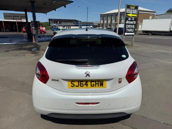 PEUGEOT 208 1.2 Automatic