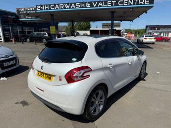 PEUGEOT 208 1.2 Automatic