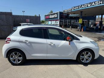 PEUGEOT 208 1.2 Automatic
