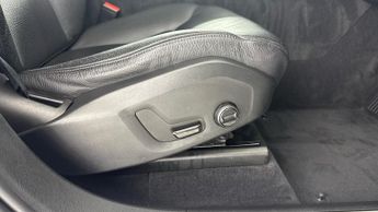 VOLVO XC60 2.0 T5 Momentum SUV 5dr Petrol Auto Euro 6 (s/s) (250 ps)