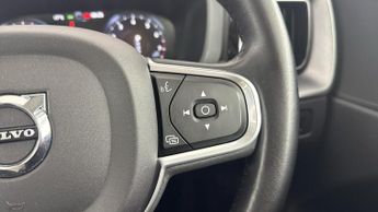 VOLVO XC60 2.0 T5 Momentum SUV 5dr Petrol Auto Euro 6 (s/s) (250 ps)