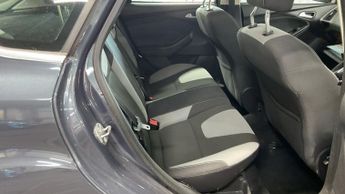 FORD FOCUS 1.6 125 Zetec 5dr