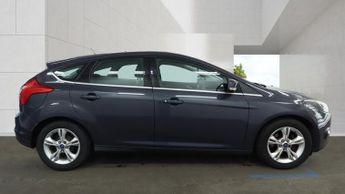 FORD FOCUS 1.6 125 Zetec 5dr