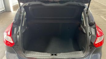 FORD FOCUS 1.6 125 Zetec 5dr