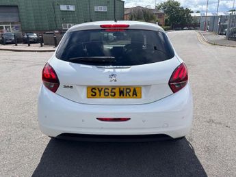 PEUGEOT 208 1.2 PureTech 82 Allure 5dr