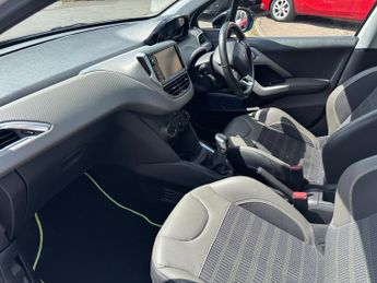PEUGEOT 208 1.2 PureTech 82 Allure 5dr
