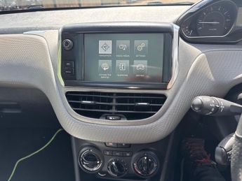 PEUGEOT 208 1.2 PureTech 82 Allure 5dr