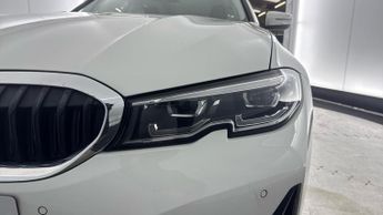 BMW 3 SERIES 2.0 330e 12kWh SE Pro Saloon 4dr Petrol Plug-in Hybrid Auto Euro