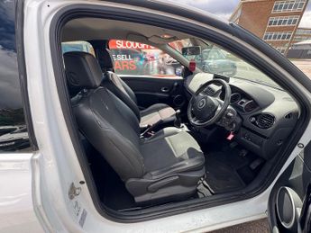 RENAULT CLIO 1.2 16V Dynamique TomTom 3dr