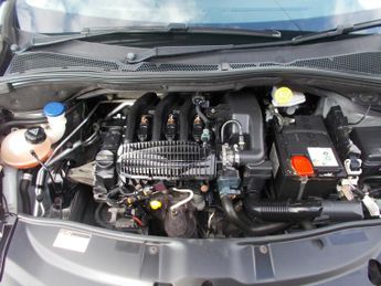 PEUGEOT 2008 1.2 VTi Allure 5dr