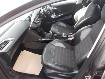 PEUGEOT 2008 1.2 VTi Allure 5dr