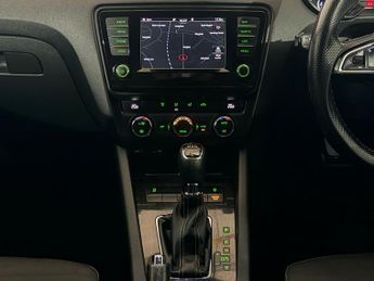 SKODA OCTAVIA 2.0 TDI CR vRS 5dr DSG