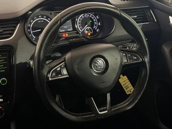 SKODA OCTAVIA 2.0 TDI CR vRS 5dr DSG