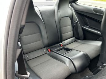 MERCEDES-BENZ C CLASS C220 CDI BlueEFFICIENCY AMG Sport 2dr Auto