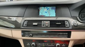 BMW 5 SERIES 520d SE 5dr Step Auto ++ PRO MEDIA / NAV / LEATHER / PANROOF / 1