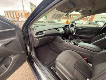 VAUXHALL INSIGNIA 2.0 Turbo D SRi Nav 5dr