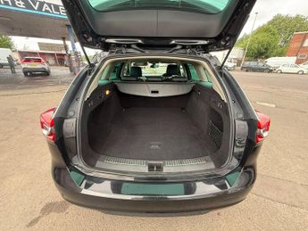 VAUXHALL INSIGNIA 2.0 Turbo D SRi Nav 5dr