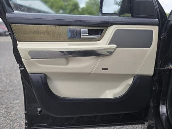 LAND ROVER RANGE ROVER SPORT 3.0 SDV6 HSE 5dr Auto