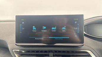 PEUGEOT 3008 1.6 12.4kWh Allure SUV 5dr Petrol Plug-in Hybrid e-EAT Euro 6 (s