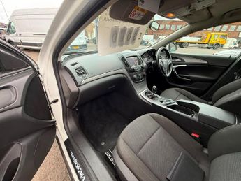 VAUXHALL INSIGNIA 2.0 CDTi [140] ecoFLEX Design Nav 5dr [Start Stop]