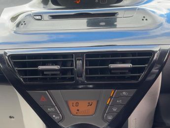 TOYOTA IQ 1.33 Dual VVT-i 3 3dr