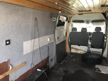 VOLKSWAGEN CRAFTER 2.5 BlueTDI 109PS High Roof Van