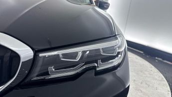 BMW 3 SERIES 2.0 330e 12kWh SE Pro Saloon 4dr Petrol Plug-in Hybrid Auto Euro
