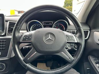 MERCEDES-BENZ M CLASS ML250 CDi BlueTEC AMG Sport 5dr Auto