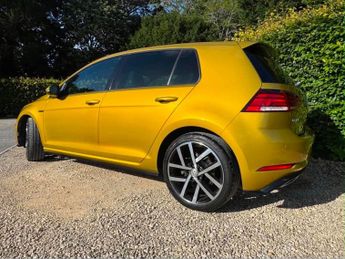 VOLKSWAGEN GOLF 2.0 TDI R-Line 5dr DSG