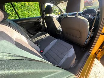 VOLKSWAGEN GOLF 2.0 TDI R-Line 5dr DSG