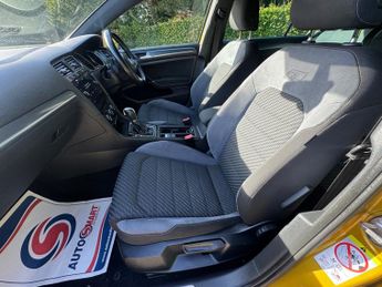 VOLKSWAGEN GOLF 2.0 TDI R-Line 5dr DSG