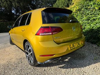 VOLKSWAGEN GOLF 2.0 TDI R-Line 5dr DSG