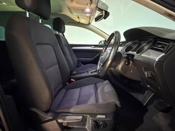 VOLKSWAGEN PASSAT 2.0 TDI SE Business 5dr DSG