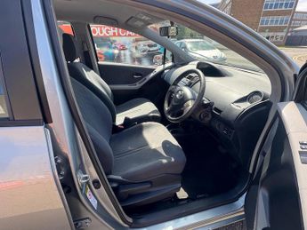 TOYOTA YARIS Auto
