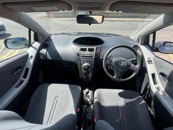 TOYOTA YARIS Auto
