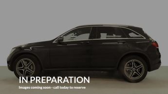 MERCEDES-BENZ GLC GLC 220d 4Matic AMG Line 5dr 9G-Tronic