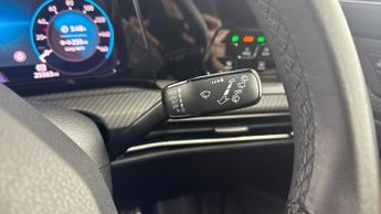 VOLKSWAGEN GOLF 1.5 eTSI MHEV R-Line Estate 5dr Petrol Hybrid DSG Euro 6 (s/s) (