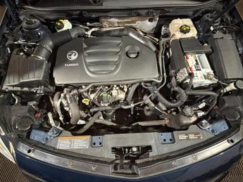 VAUXHALL INSIGNIA 2.0T 16V Elite Nav 5dr