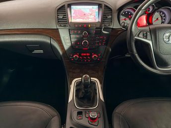 VAUXHALL INSIGNIA 2.0T 16V Elite Nav 5dr