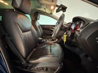 VAUXHALL INSIGNIA 2.0T 16V Elite Nav 5dr