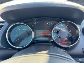 PEUGEOT 3008 1.6 HDi Exclusive 5dr EGC