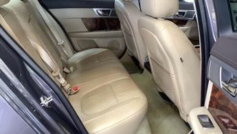JAGUAR XF 2.7d Premium Luxury 4dr Auto
