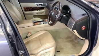 JAGUAR XF 2.7d Premium Luxury 4dr Auto