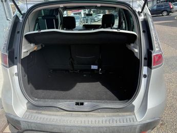 RENAULT SCENIC 1.5 dCi Dynamique TomTom 5dr EDC