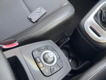 RENAULT SCENIC 1.5 dCi Dynamique TomTom 5dr EDC